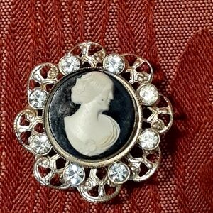 Cameo Brooch/Pin Gold Tone Grecian Woman Profile Rhinestones Circle Round